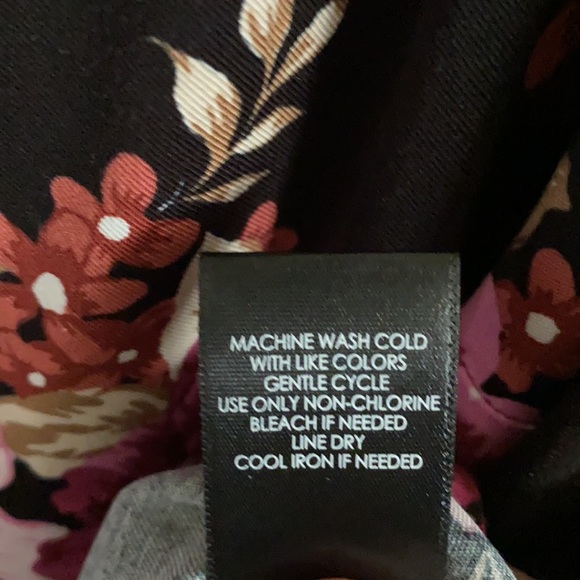 NWT TORRID Ava Black Floral Cami - Picture 11 of 11